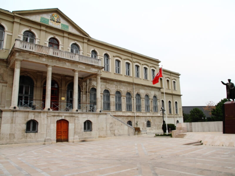 Dolmabahçe, Askeri Müze ve Deniz Müzesi